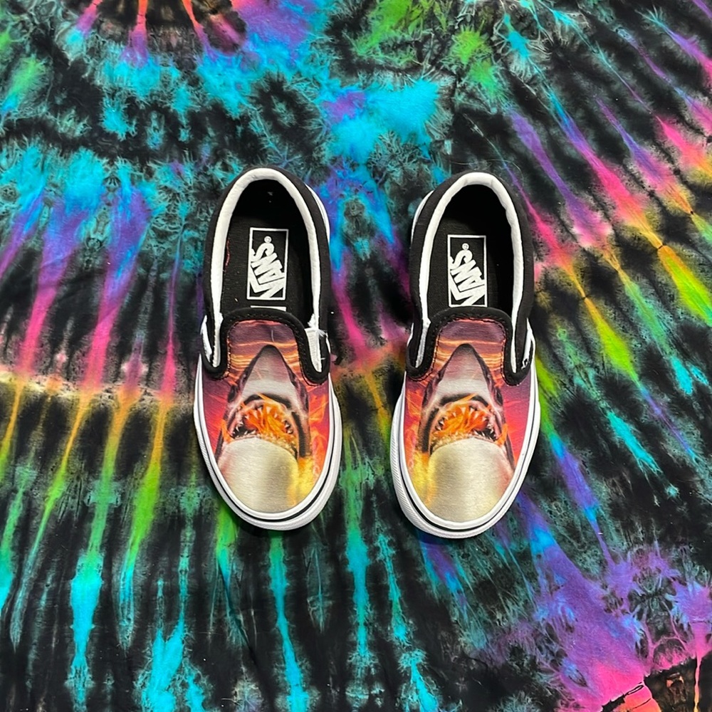 Vans fire Shark slipons kids 10.5 NWOT